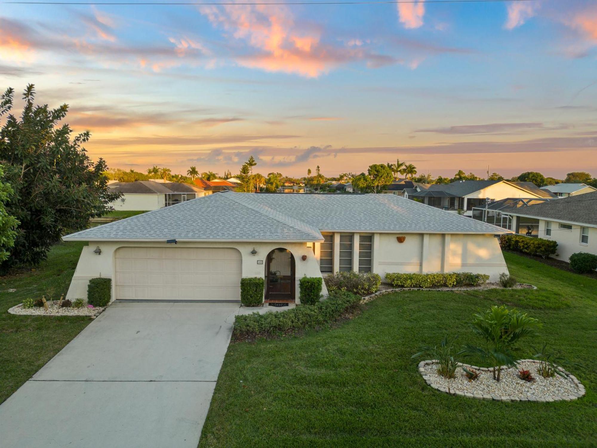 Serenity Waterfront Villa With King Suite, Private Pool, Great Lanai Enclosure And Long Water Views Cape Coral Ngoại thất bức ảnh