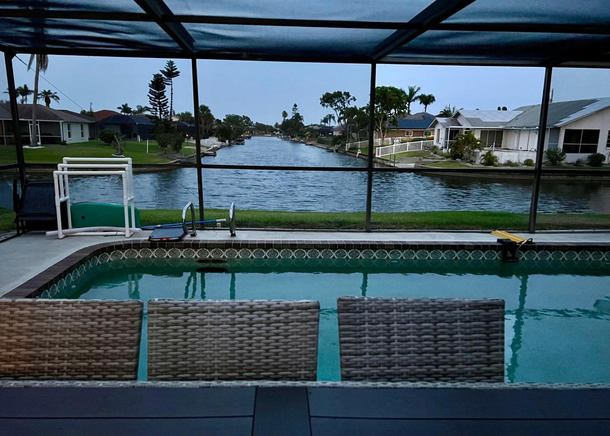Serenity Waterfront Villa With King Suite, Private Pool, Great Lanai Enclosure And Long Water Views Cape Coral Ngoại thất bức ảnh