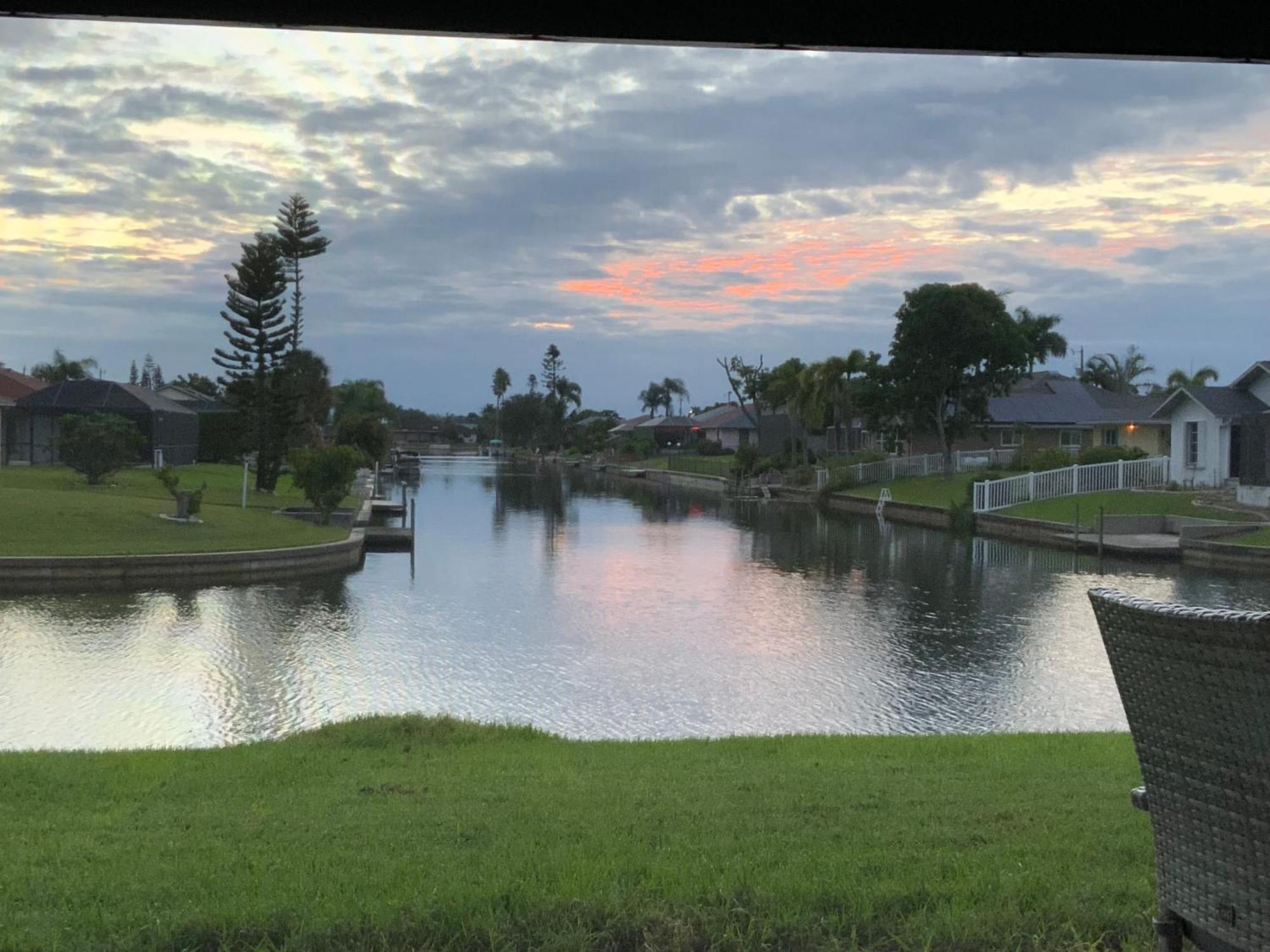 Serenity Waterfront Villa With King Suite, Private Pool, Great Lanai Enclosure And Long Water Views Cape Coral Ngoại thất bức ảnh