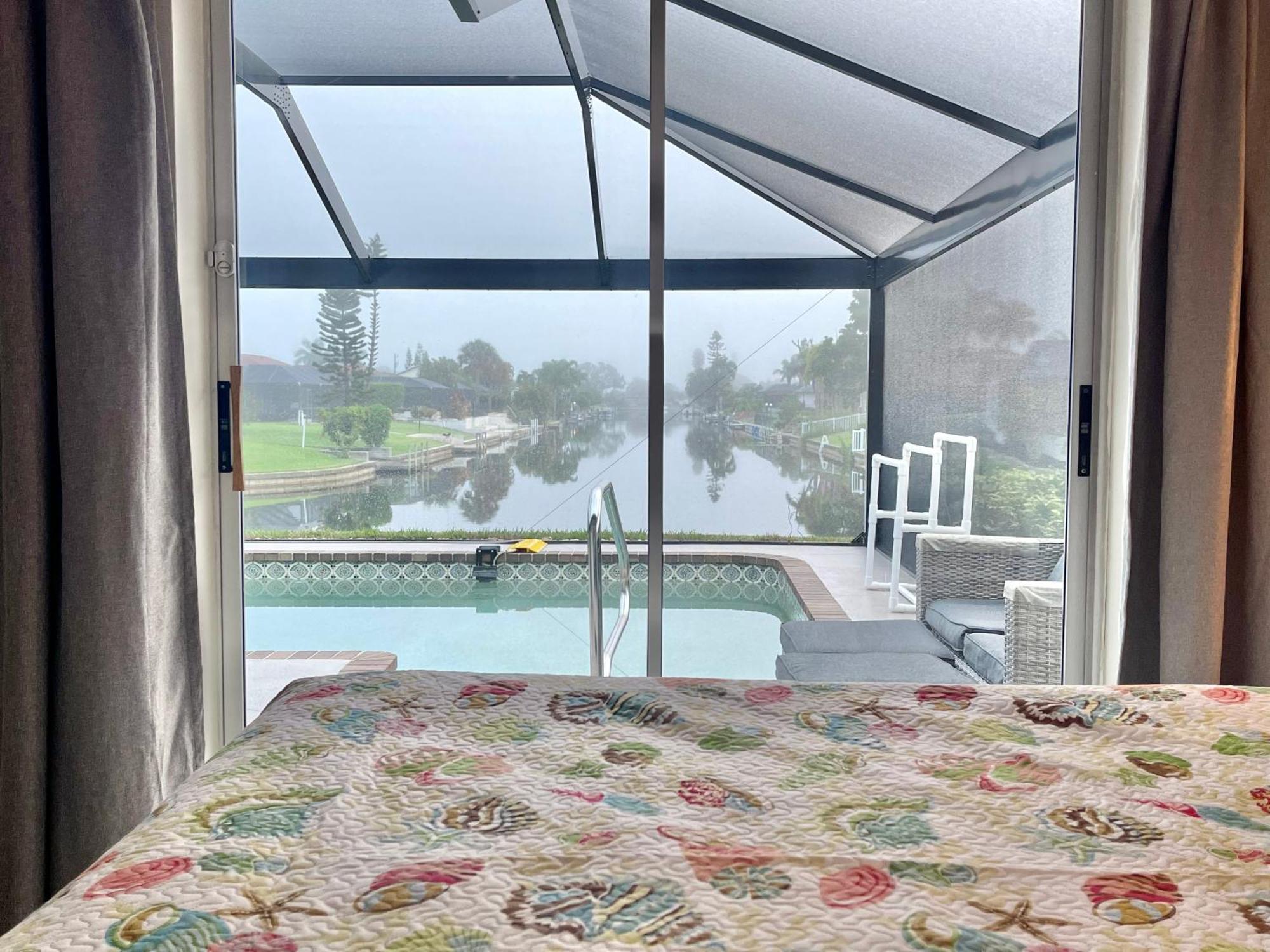 Serenity Waterfront Villa With King Suite, Private Pool, Great Lanai Enclosure And Long Water Views Cape Coral Ngoại thất bức ảnh